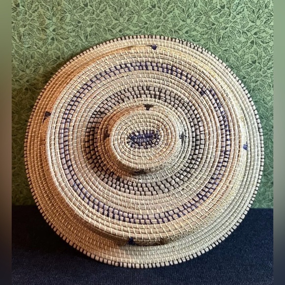 Beautiful Vintage Straw / Grasses Tribal Hat Stunning Craftsmanship - Picture 2 of 7